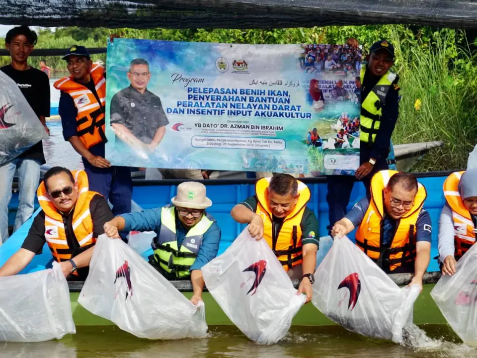 38 Ribu Benih Ikan Dilepaskan Di Sungai Setiu