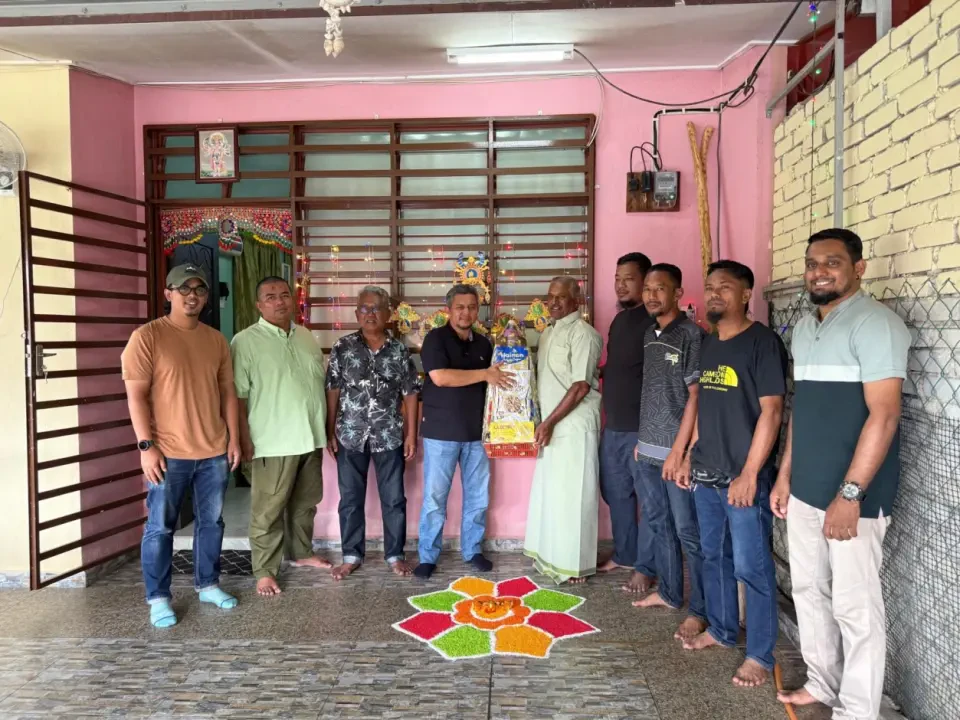 Deepavali Eratkan Silaturahim, Serlah Perpaduan Di Air Putih