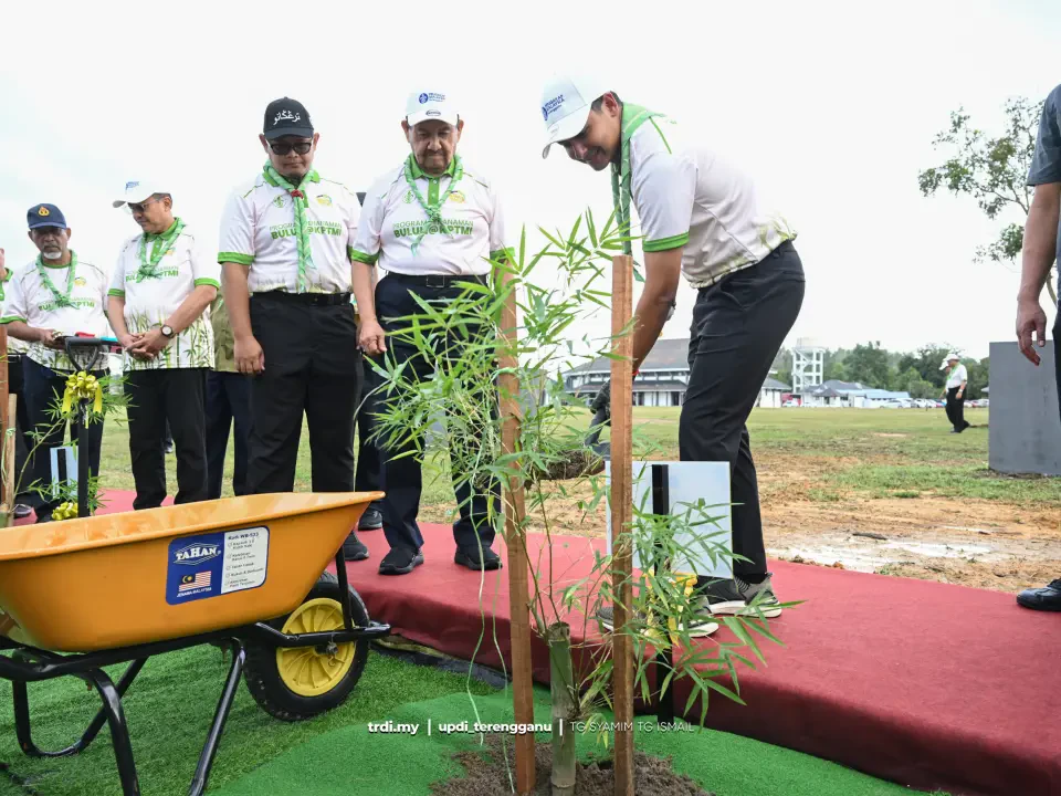 Tengku Muhammad Ismail Titah Tanam Buluh Simbol Nilai Pengakap, Semai Cinta Alam