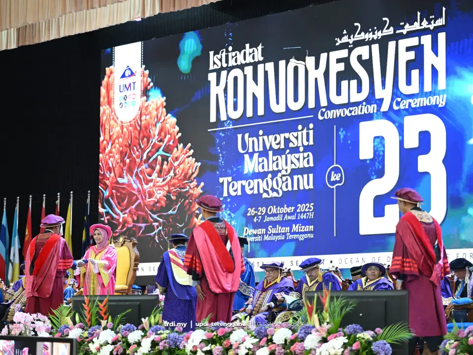  Istiadat Konvokesyen UMT Ke-23 , bertempat di Dewan Sultan Mizan Universiti Malaysia Terengganu. 