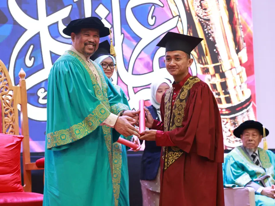 Kejayaan Akademik Bukan Noktah Pencarian Ilmu