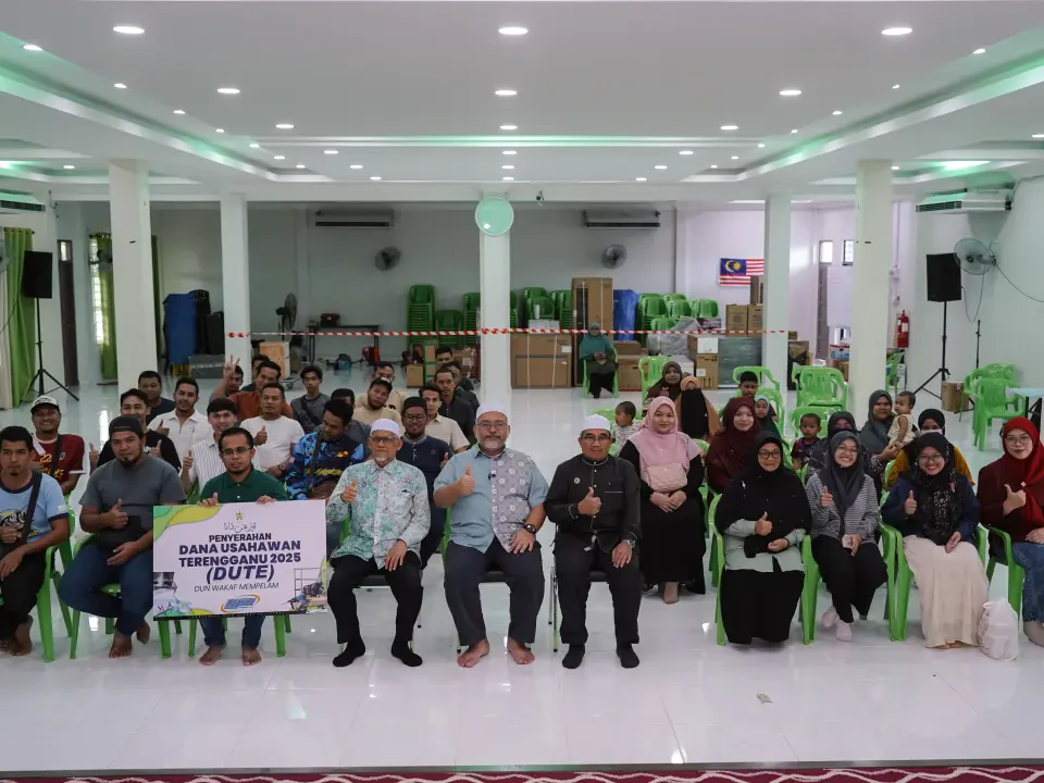 40 Peniaga Wakaf Mempelam Terima Dana Usahawan Terengganu