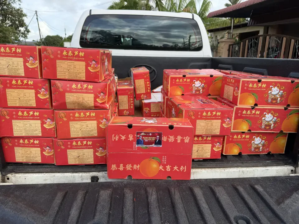 Agihan Limau Mandarin Semarak Persediaan Sambutan Tahun Baharu Cina