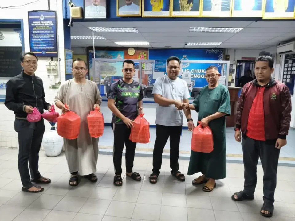 Singgah Sahur Erat Ukhuwah, Hargai Petugas Barisan Hadapan