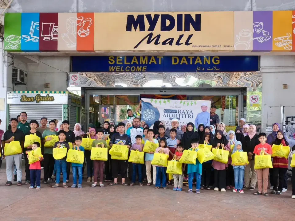 Senyuman Syawal: 150 Anak DUN Bandar Diraikan Dalam 'Shopping Raya'