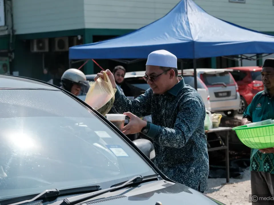 ADUN Tepuh Agih Bubur Lambuk, Tembikai Sempena Ramadan