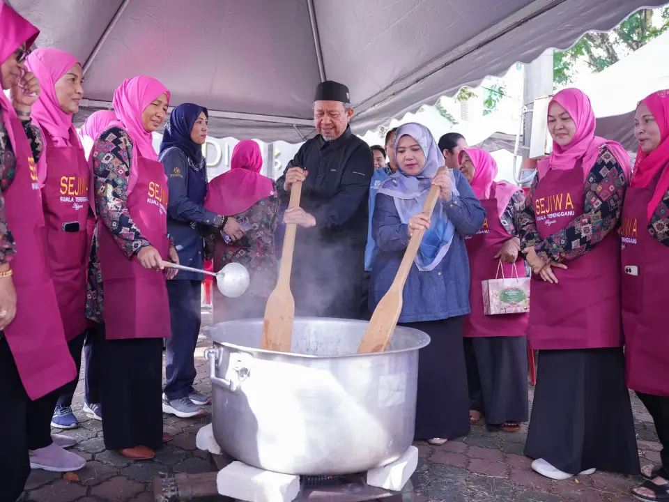 3,000 Bubur Lambuk, 100 Petugas Bergotong-Royong Meriahkan Ramadan