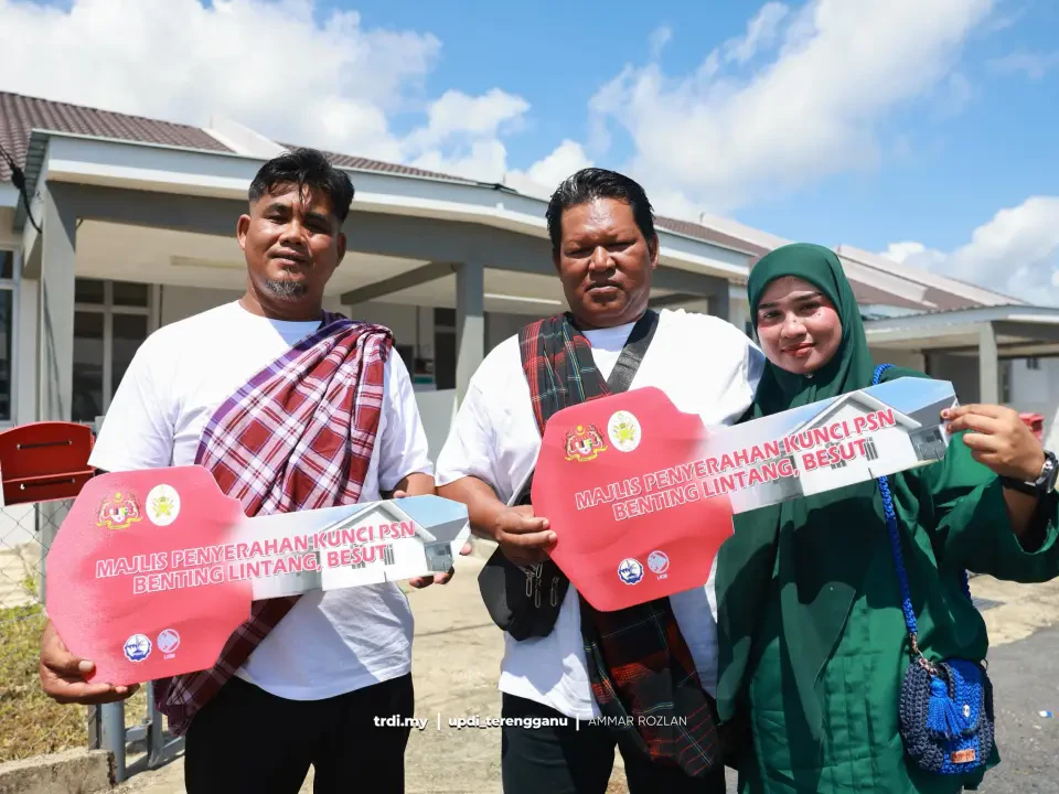 Rezeki Aidilfitri : Dulu Bayar Sewa RM300, Hari Ini Pegang Kunci Rumah Sendiri
