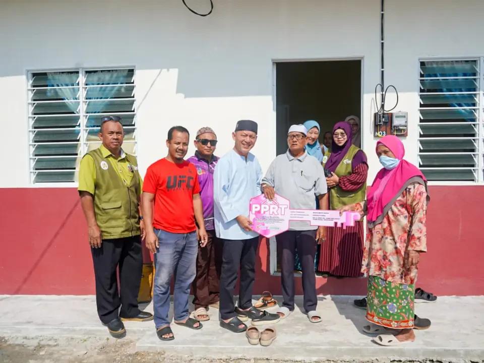 Warga Emas Uzur Terima Rumah PPRT, Sambut Raya Lebih Selesa