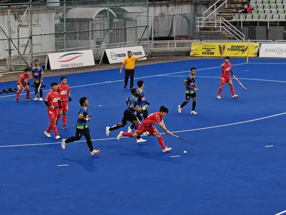 THT Belasah Liaoning 6-0, Insiden Kad Merah Faizal