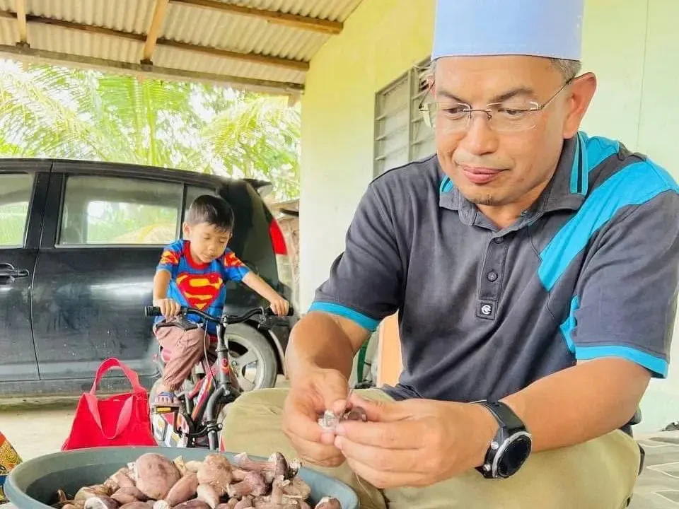 Bantuan Kerajaan Ibarat Cendawan Tumbuh Selepas Hujan — Dr Azman