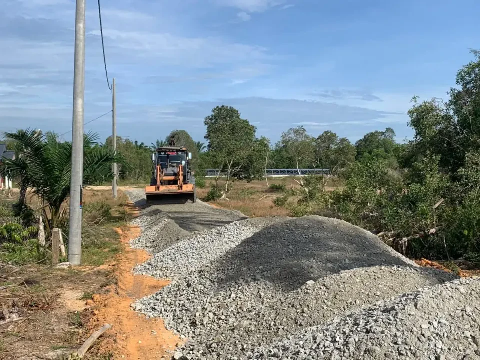 Sediakan Infra Asas, Kerajaan Terengganu Bina Jalan Batu Kasaran Di RTB Kampung Bari Kecil