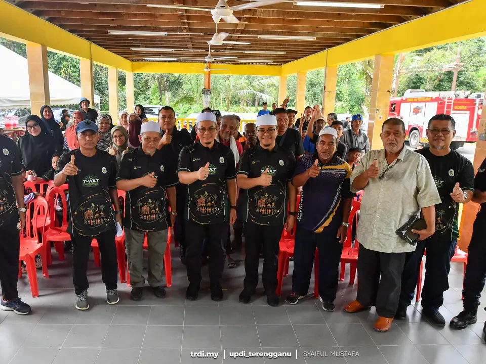 Kerajaan Salur RM5,000 Pulihkan Padang Bola Kampung Pasir Raja