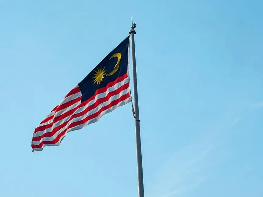 Bulan, Bintang Bendera Tercabut Akibat Ribut, Bendera Sudah Diganti – Datuk Bandar