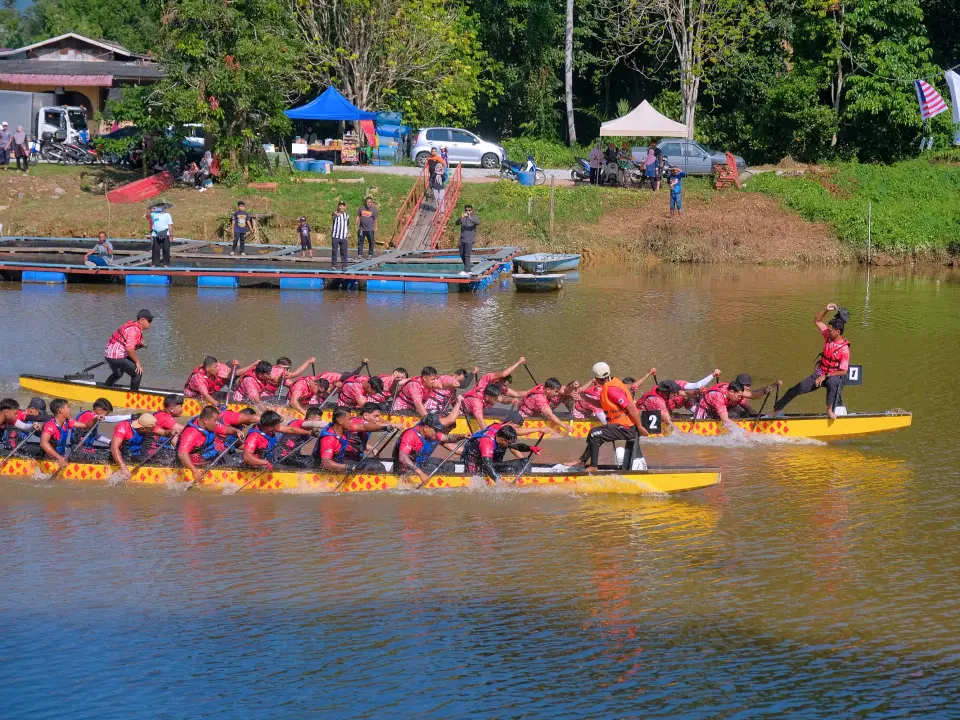 12 Pasukan Berentap Rebut Gelaran Raja Sungai Nerus