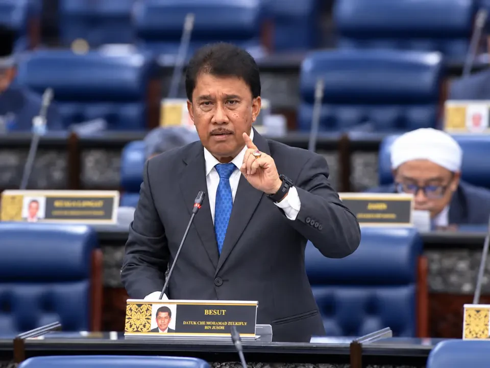 Siapa Kawal Kelayakan Peguam? Ahli Parlimen Besut Minta Penjelasan